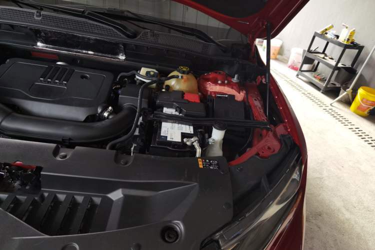Used Chevrolet Blazer 2020 RS 650T 4x4 7-Seater Hardcore Edition Engine Bay Left