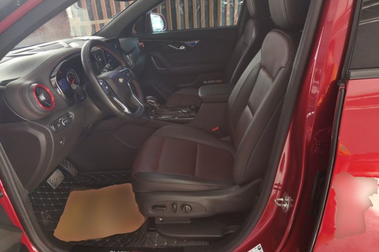 Used Chevrolet Blazer 2020 RS 650T 4x4 7-Seater Hardcore Edition Left Front Seat