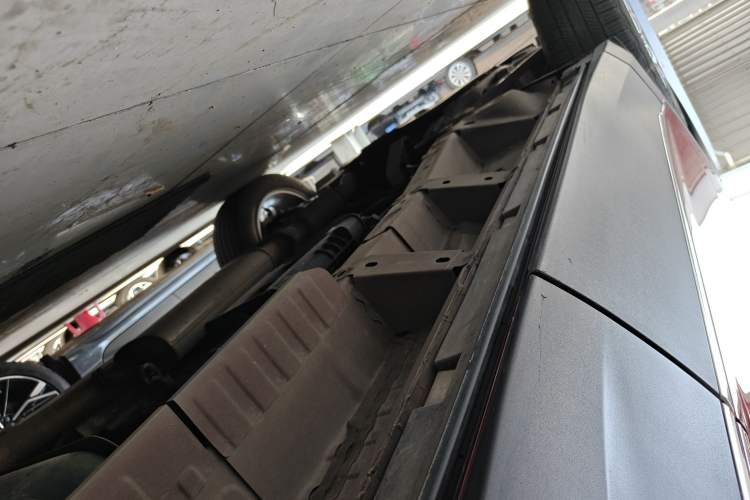 Used Chevrolet Blazer 2020 650T 7-Seater WEI Version Left Side Sill