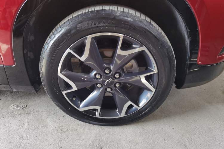 Used Chevrolet Blazer 2020 RS 650T 4x4 7-Seater Hardcore Edition Right Front Wheel Hub