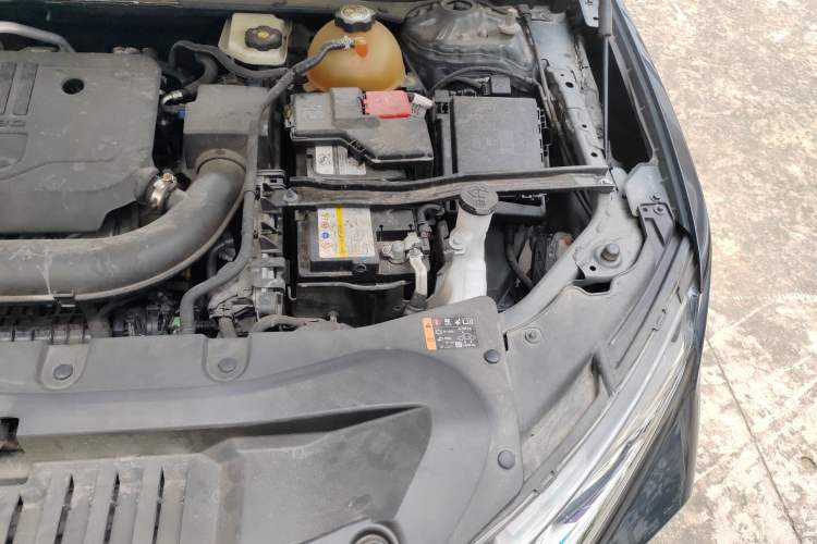 Used Chevrolet Blazer 2020 650T 7-Seater Luxury Edition Engine Bay Left