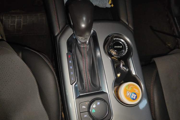 Used Chevrolet Blazer 2022 Mild Hybrid 650T Redline 7-Seater Thunder Edition Gear Lever