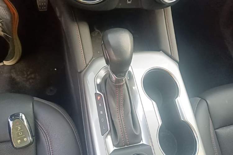 Used Chevrolet Blazer 2022 Mild Hybrid 650T Redline 7-Seater Thunder Edition Gear Lever