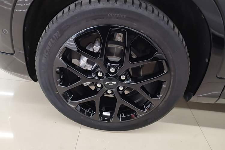 Used Chevrolet Blazer 2022 Mild Hybrid 650T RS Twin-Clutch All-Wheel Drive 7-Seater Prime Edition Left Front Wheel Hub