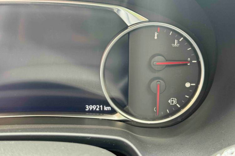 Used Chevrolet Blazer 2022 Mild Hybrid 650T Redline 7-Seater Thunder Edition Odometer Close Up