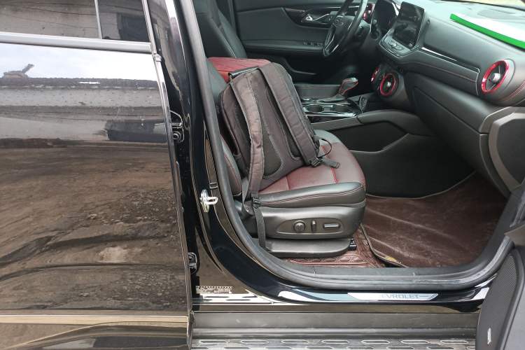 Used Chevrolet Blazer 2022 Mild Hybrid 650T RS Twin-Clutch All-Wheel Drive 7-Seater Prime Edition Right Front Seat
