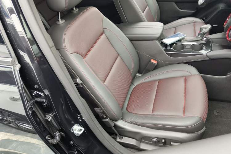 Used Chevrolet Blazer 2022 Mild Hybrid 650T RS Twin-Clutch All-Wheel Drive 7-Seater Prime Edition Right Front Seat