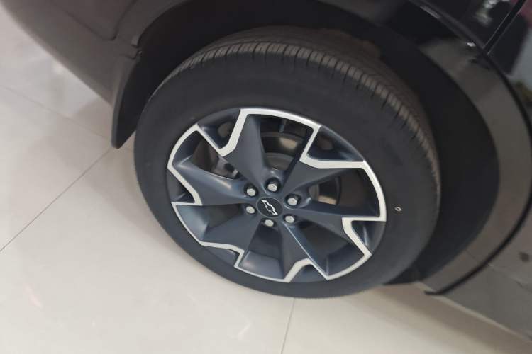 Used Chevrolet Blazer 2022 Mild Hybrid 650T RS Four-Wheel Drive 5-Seater Hardcore Version Right Rear Wheel Hub