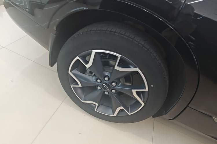 Used Chevrolet Blazer 2022 Mild Hybrid 650T RS Four-Wheel Drive 5-Seater Hardcore Version Right Rear Wheel Hub