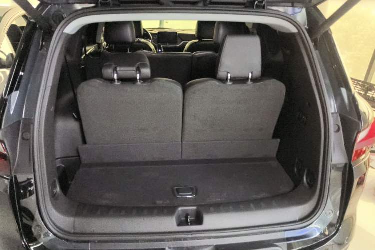 Used Chevrolet Blazer 2022 Mild Hybrid 650T 7-Seater Wei Version Trunk