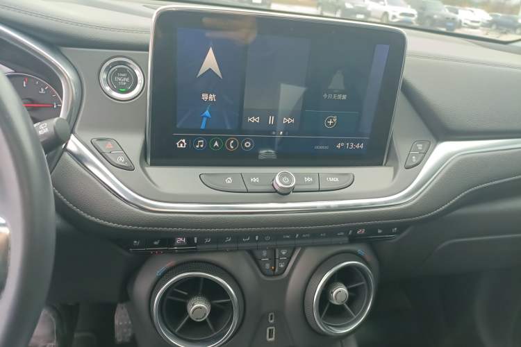 Used Chevrolet Blazer 2022 Mild Hybrid 650T 7-Seater Wei Version Audio And AC Panel