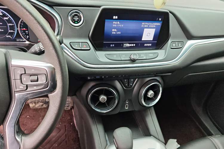 Used Chevrolet Blazer 2022 Mild Hybrid 650T 7-Seater Model Edition Audio And AC Panel