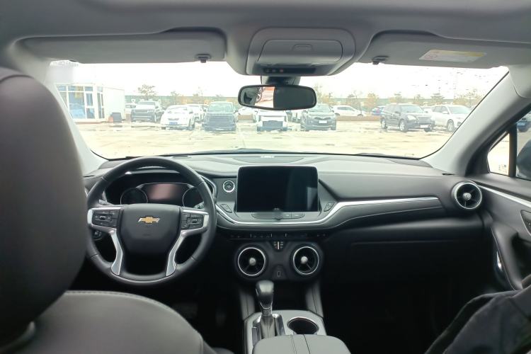 Used Chevrolet Blazer 2022 Mild Hybrid 650T 7-Seater Wei Version Center Console