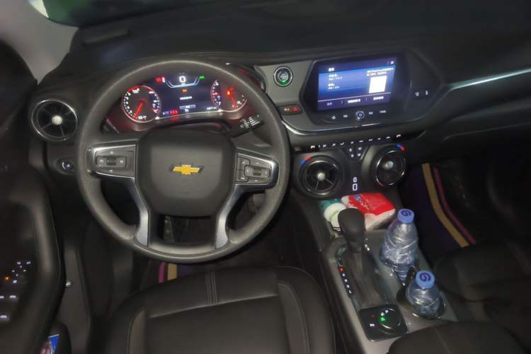 Used Chevrolet Blazer 2022 Mild Hybrid 650T 7-Seater Model Edition Center Console
