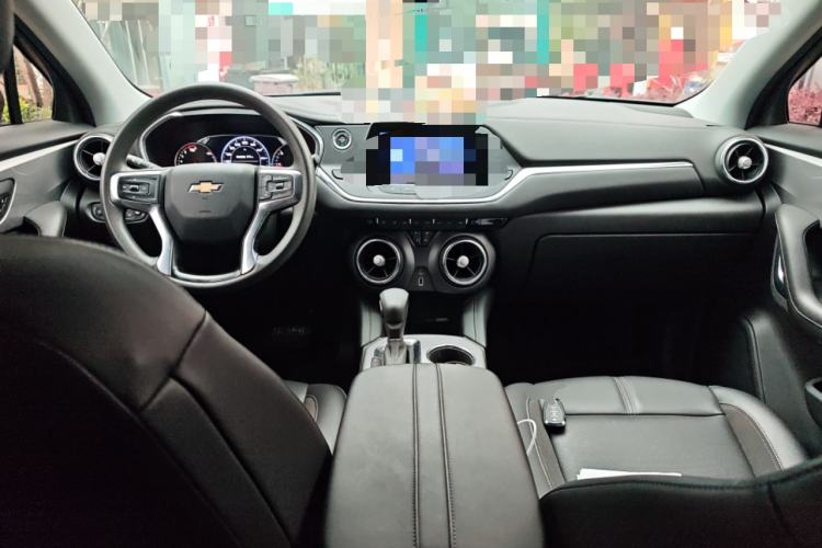 Used Chevrolet Blazer 2022 Mild Hybrid 650T 7-Seater Model Edition Center Console