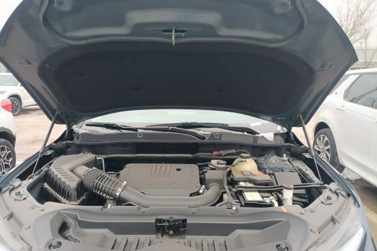 Used Chevrolet Blazer 2022 Mild Hybrid 650T 7-Seater Wei Version Engine Bay