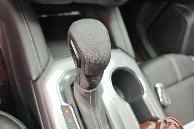 Used Chevrolet Blazer 2022 Mild Hybrid 650T 7-Seater Model Edition Gear Lever