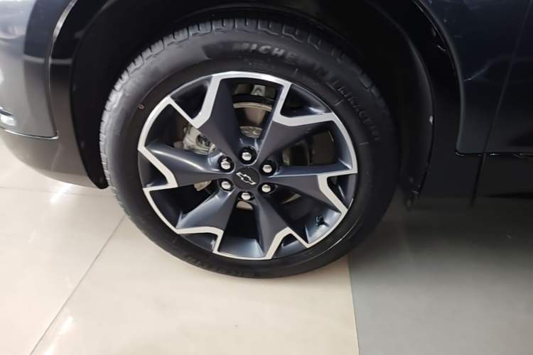 Used Chevrolet Blazer 2022 Mild Hybrid 650T RS Four-Wheel Drive 5-Seater Hardcore Version Left Front Wheel Hub