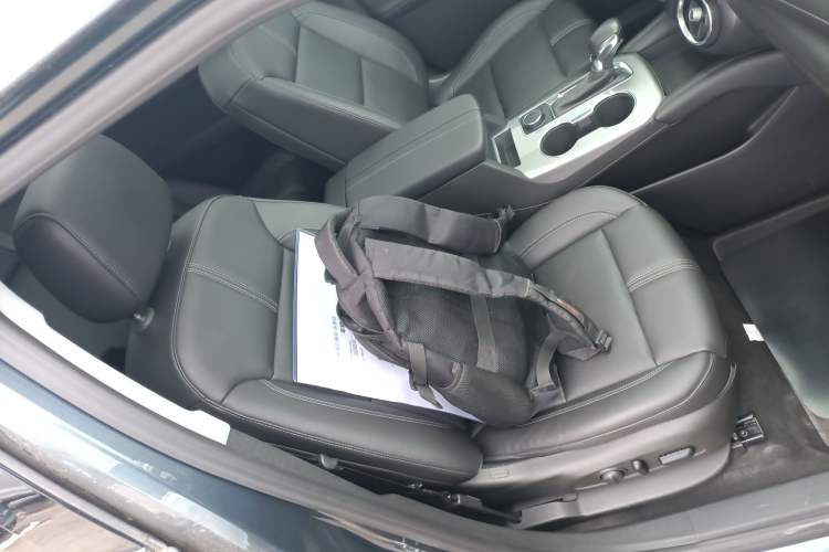 Used Chevrolet Blazer 2022 Mild Hybrid 650T 7-Seater Wei Version Right Front Seat