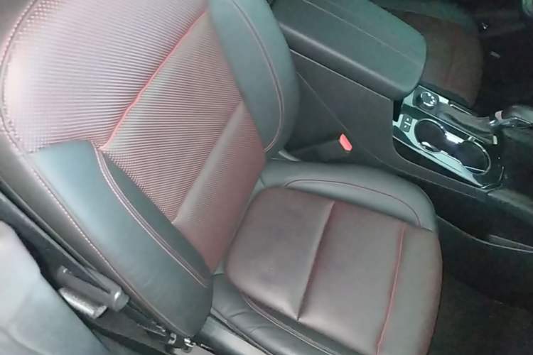 Used Chevrolet Blazer 2022 Mild Hybrid 650T RS Twin-Clutch All-Wheel Drive 7-Seater Prime Edition Right Front Seat