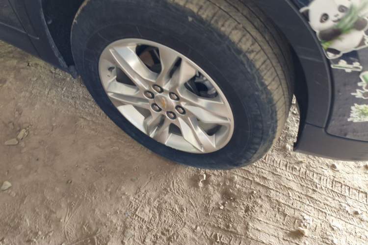 Used Chevrolet Blazer 2022 Mild Hybrid 650T 7-Seater Model Edition Right Front Wheel Hub