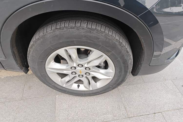 Used Chevrolet Blazer 2022 Mild Hybrid 650T 7-Seater Model Edition Right Front Wheel Hub