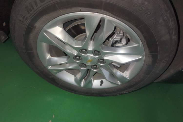 Used Chevrolet Blazer 2022 Mild Hybrid 650T 7-Seater Model Edition Right Front Wheel Hub