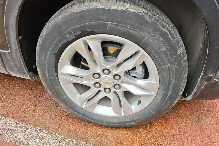 Used Chevrolet Blazer 2022 Mild Hybrid 650T 7-Seater Model Edition Right Front Wheel Hub