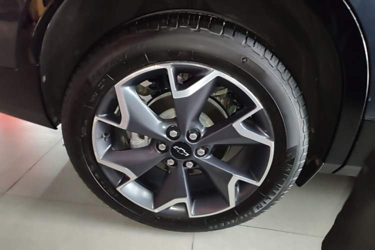 Used Chevrolet Blazer 2022 Mild Hybrid 650T RS Four-Wheel Drive 5-Seater Hardcore Version Right Rear Wheel Hub