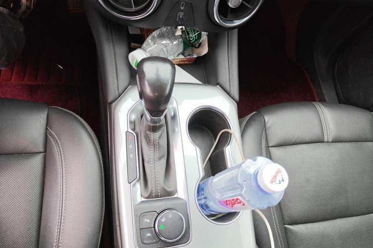 Used Chevrolet Blazer 2022 Mild Hybrid 650T 7-Seater Wei Version Gear Lever
