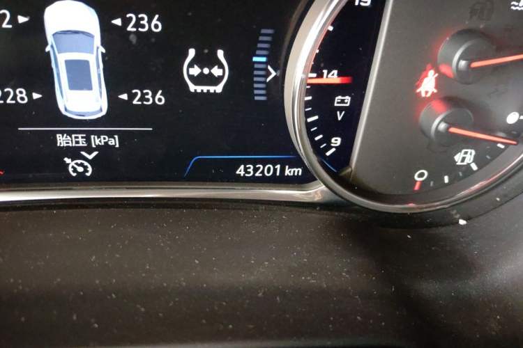 Used Chevrolet Blazer 2022 Mild Hybrid 650T 7-Seater Model Edition Odometer Close Up