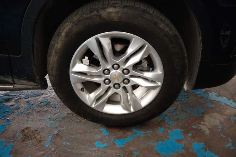 Used Chevrolet Blazer 2022 Mild Hybrid 650T 7-Seater Model Edition Right Front Wheel Hub