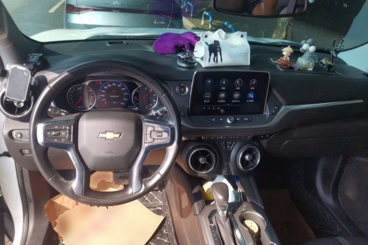 Used Chevrolet Blazer 2022 Mild Hybrid 650T 7-Seater Wei Version Center Console