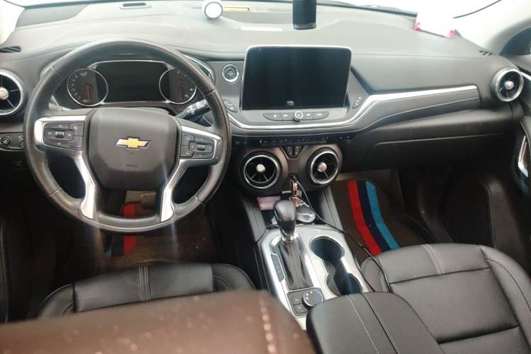 Used Chevrolet Blazer 2022 Mild Hybrid 650T 7-Seater Wei Version Center Console