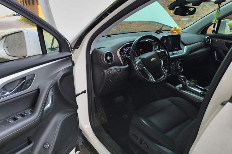 Used Chevrolet Blazer 2022 Light Hybrid 650T RS All-Wheel Drive 7-Seater Rugged Edition Driver Seat