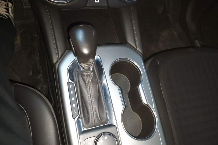 Used Chevrolet Blazer 2022 Mild Hybrid 650T 7-Seater Wei Version Gear Lever