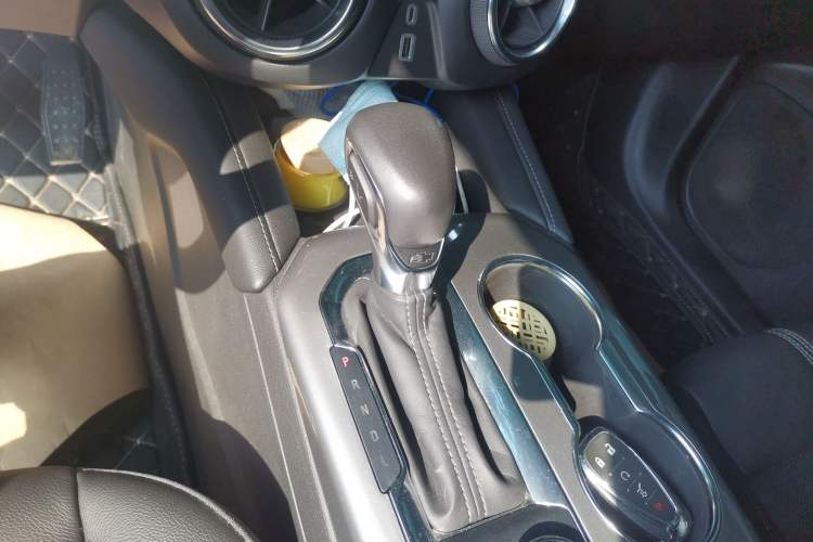 Used Chevrolet Blazer 2022 Mild Hybrid 650T 7-Seater Wei Version Gear Lever