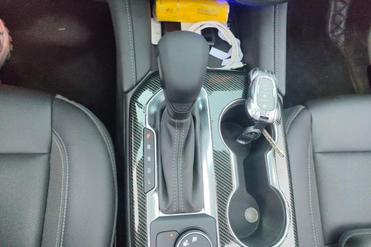 Used Chevrolet Blazer 2022 Mild Hybrid 650T 7-Seater Model Edition Gear Lever