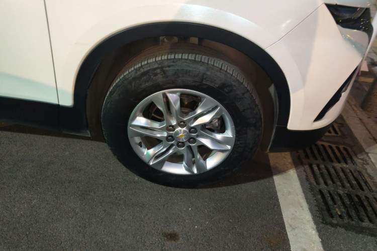 Used Chevrolet Blazer 2022 Mild Hybrid 650T 7-Seater Model Edition Right Front Wheel Hub
