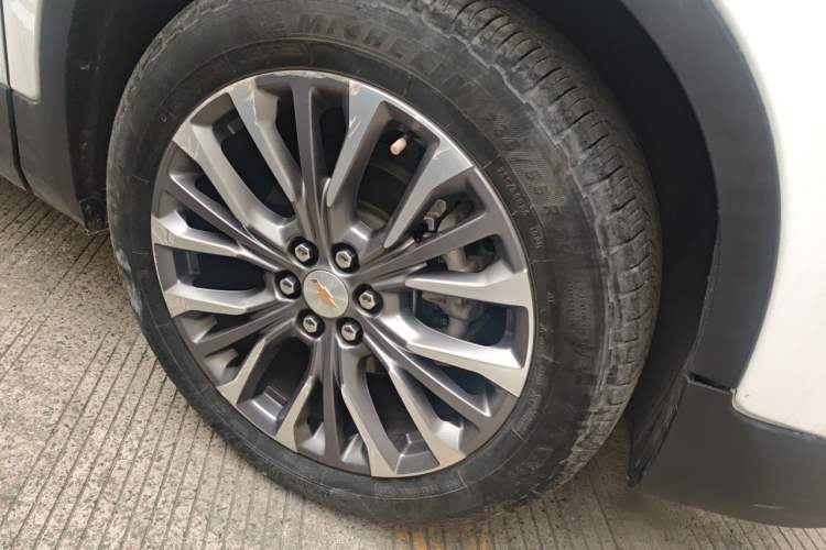 Used Chevrolet Blazer 2022 Mild Hybrid 650T 7-Seater Wei Version Right Front Wheel Hub