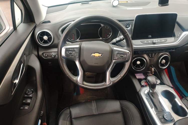 Used Chevrolet Blazer 2022 Mild Hybrid 650T 7-Seater Wei Version Steering Wheel