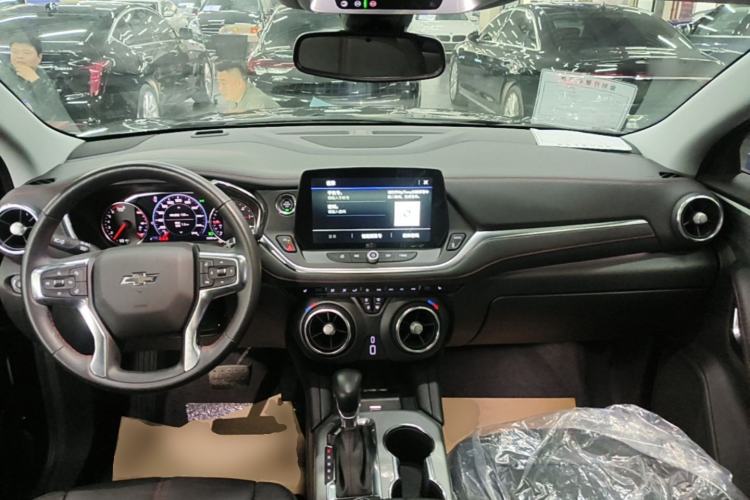 Used Chevrolet Blazer 2023 Light Hybrid 650T Redline Thunder Edition Center Console