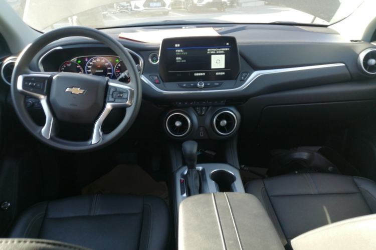 Used Chevrolet Blazer 2023 Light Hybrid 650T Model Center Console