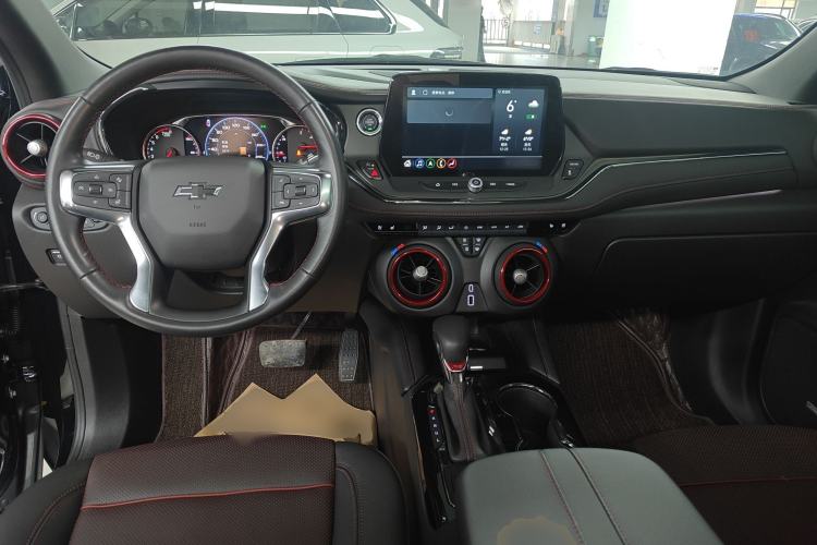 Used Chevrolet Blazer 2023 Light Hybrid 650T RS Twin-Clutch All-Wheel Drive Engine Version Center Console