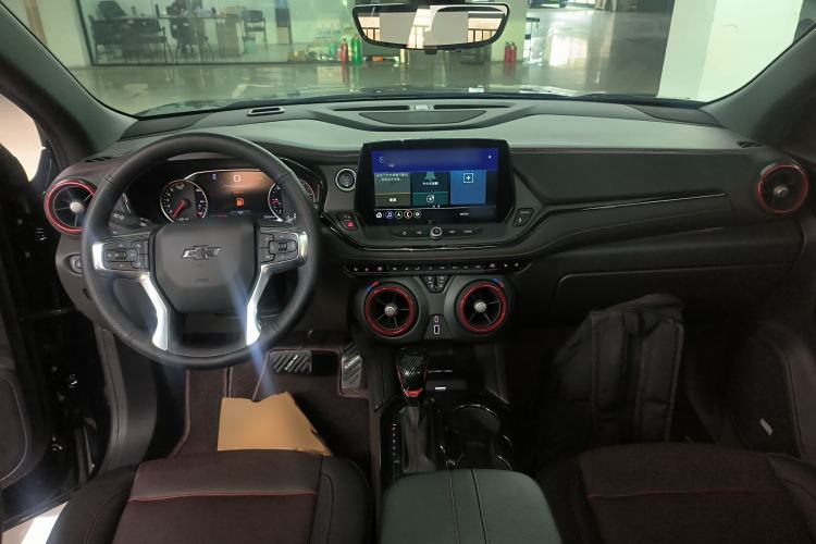 Used Chevrolet Blazer 2023 Light Hybrid 650T RS Twin-Clutch All-Wheel Drive Engine Version Center Console
