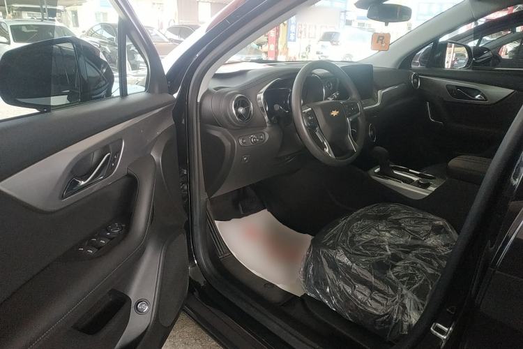 Used Chevrolet Blazer 2023 Light Hybrid 650T Model Driver Seat