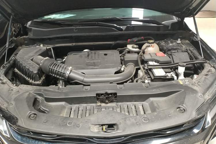 Used Chevrolet Blazer 2023 Light Hybrid 650T RS Twin-Clutch All-Wheel Drive Engine Version Engine Bay