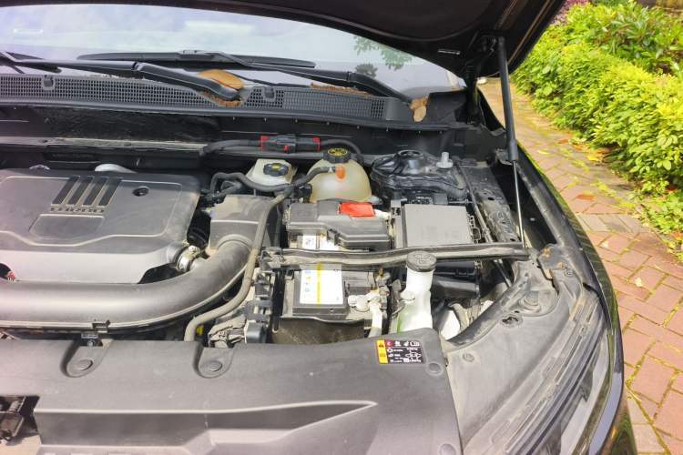 Used Chevrolet Blazer 2023 Light Hybrid 650T RS Twin-Clutch All-Wheel Drive Engine Version Engine Bay Left