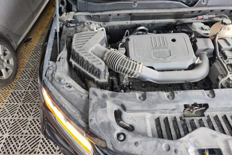 Used Chevrolet Blazer 2023 Light Hybrid 650T RS Twin-Clutch All-Wheel Drive Engine Version Engine Bay Right