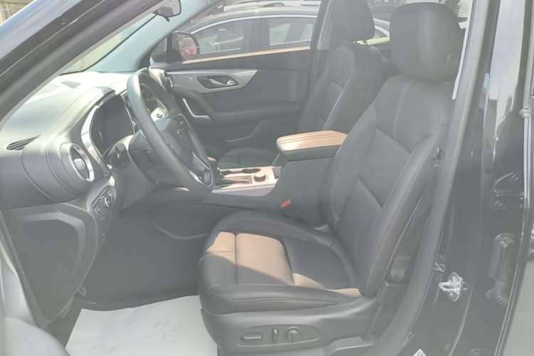Used Chevrolet Blazer 2023 Light Hybrid 650T Model Left Front Seat